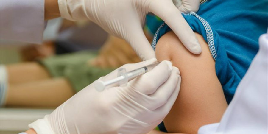 Παιδιατρική Εταιρεία: Στηρίζει ανεπιφύλακτα τον εμβολιασμό των παιδιών άνω των 12 ετών
