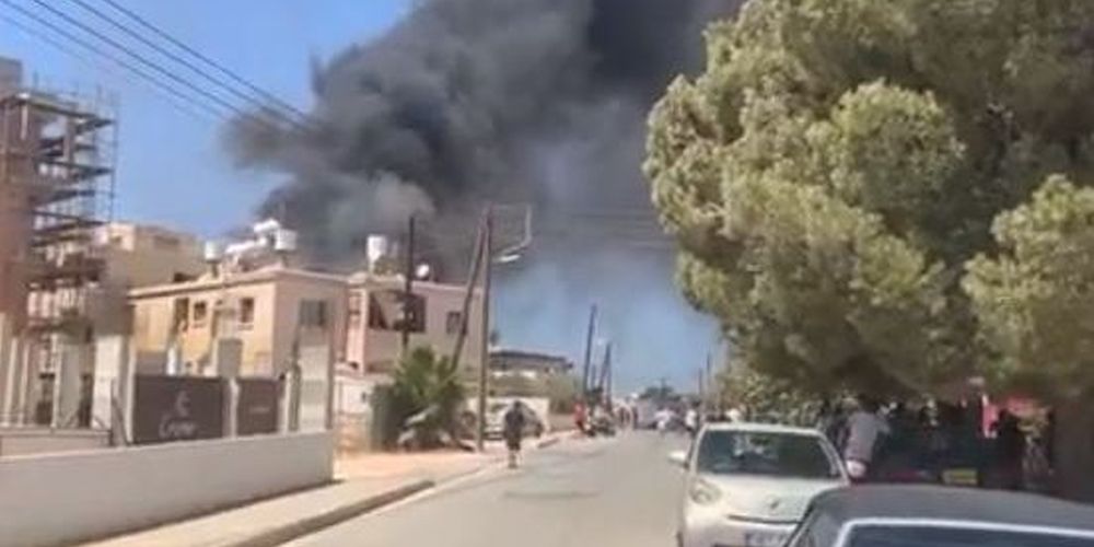 Υπό έλεγχο τέθηκε η πυρκαγιά που ξέσπασε κοντά σε σπίτι στο κέντρο Παραλιμνίου