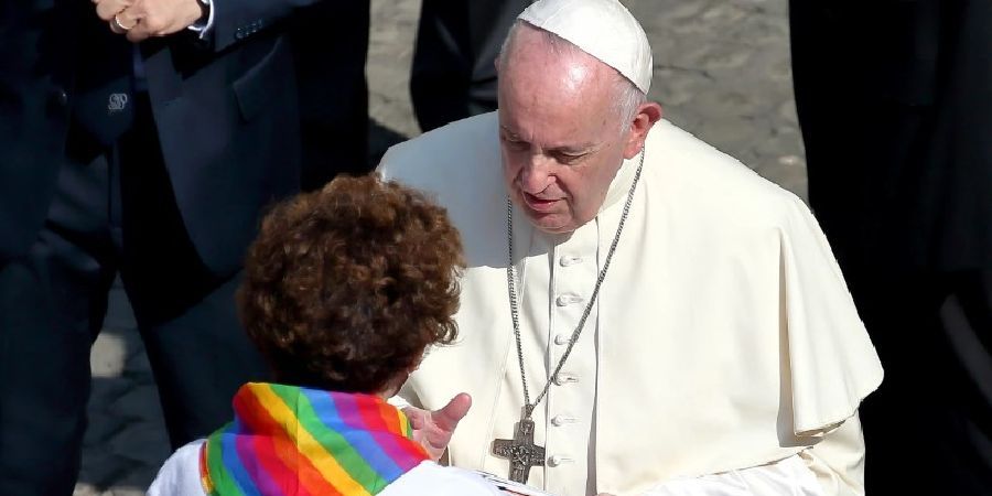 Βατικανό: Κάνει βήματα προς τη ΛΟΑΤΚΙ+ κοινότητα - Τι αποκαλύπτει επίσημο έγγραφο