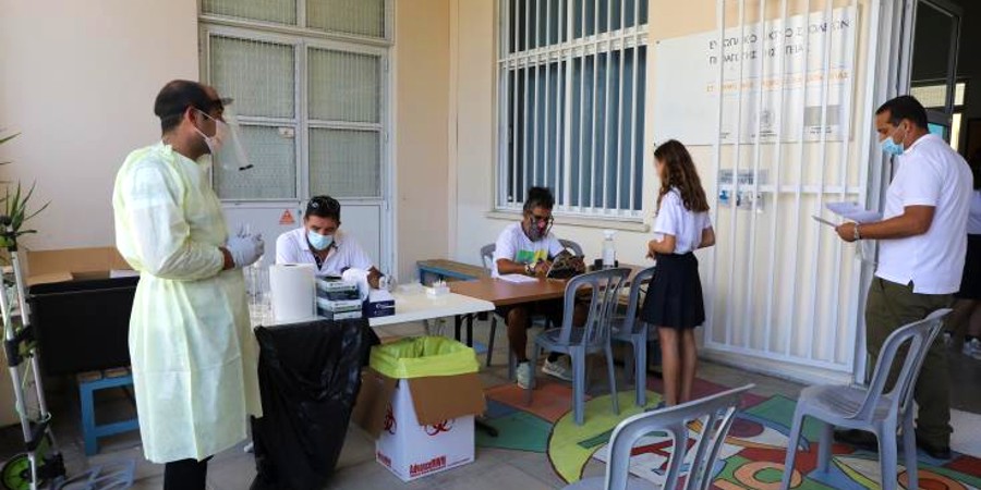 Ανησυχία προκαλεί η ΟΕΛΜΕΚ με ανακοίνωσή της - «Κίνδυνος να κλείσουν σχολεία με το test to stay»