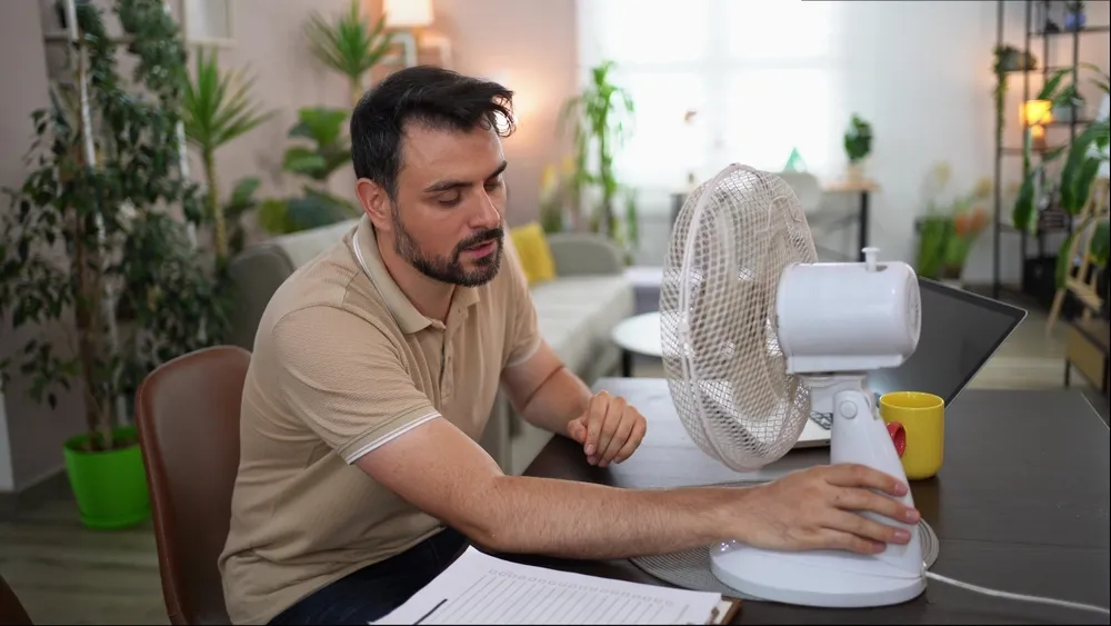 Γιατί η ζέστη «θολώνει» το μυαλό μας – Απλά tips που δεν χρειάζονται πολλή σκέψη