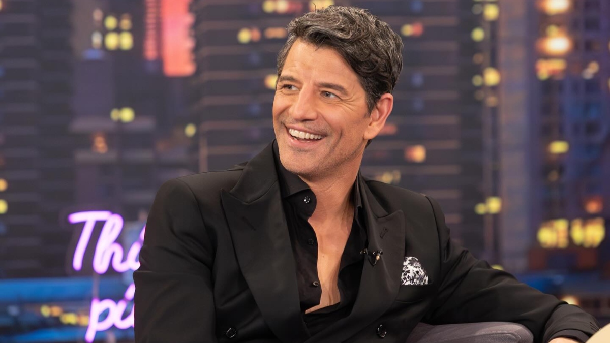 Ο Σάκης Ρουβάς σήκωσε τη Νατάσσα Θεοδωρίδου και του σκίστηκε το παντελόνι, δείτε βίντεο