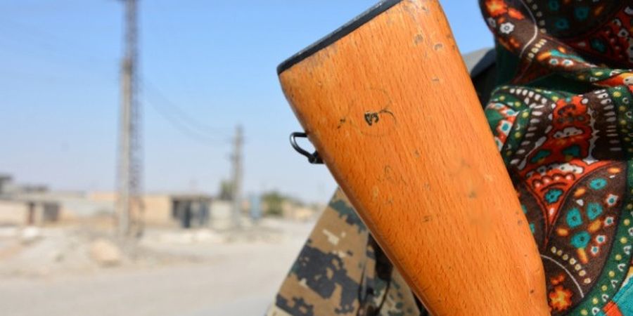 Συνασπισμός ανταρτικών οργανώσεων διαψεύδει ότι απέσυρε βαρέα όπλα από την Ιντλίμπ