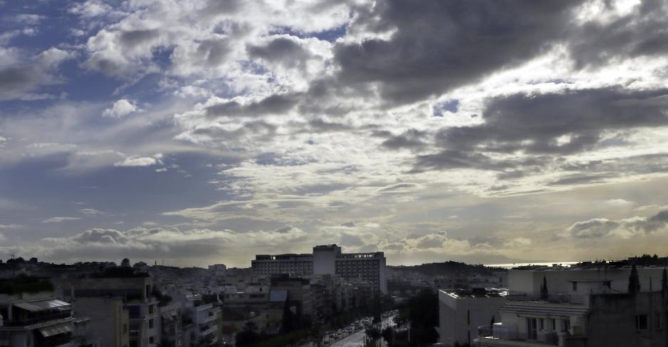 Πολύ ισχυρό ρεύμα αέρα επηρεάζει την Κύπρο μαζί με τη σκόνη - Δείτε ζωντανά την εξέλιξη του καιρού 