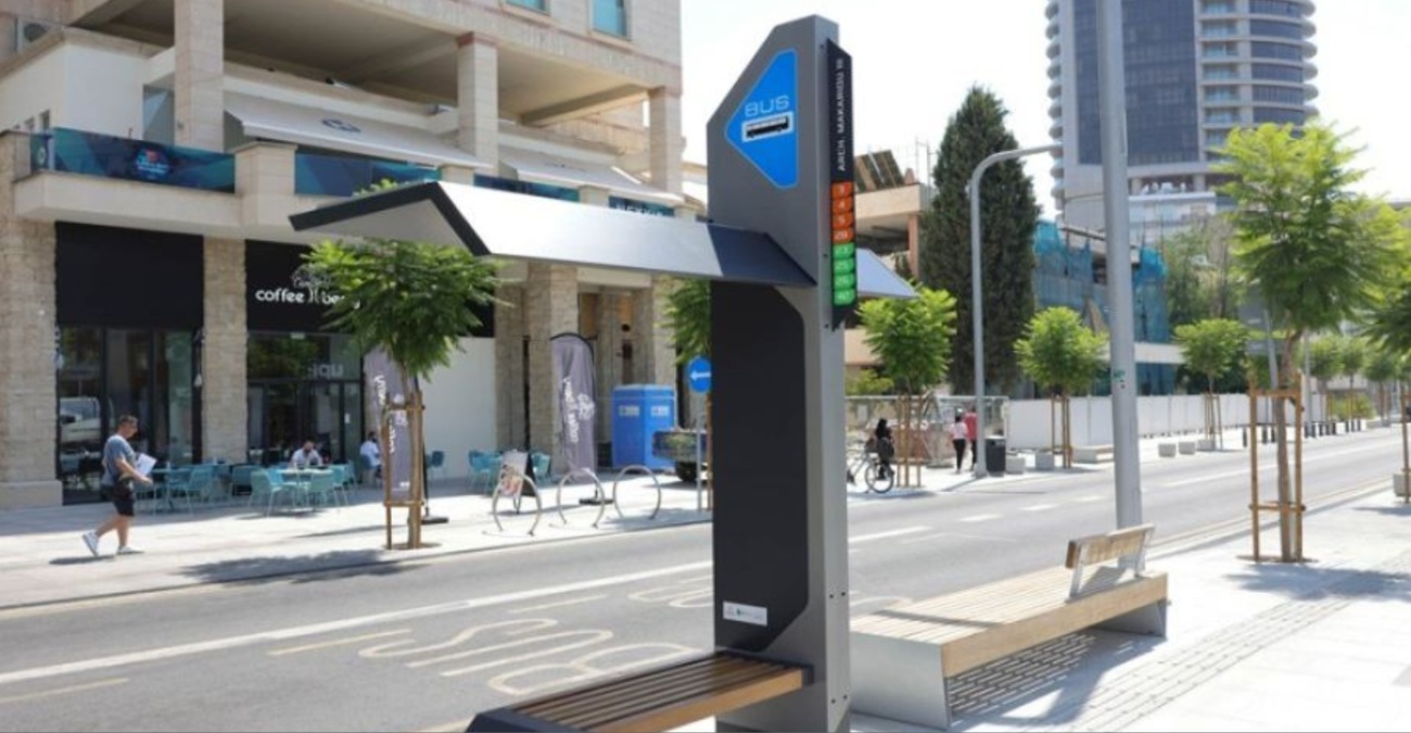 Υπ. Μεταφορών: Προανήγγειλε νέα μοντέλα έξυπνων στάσεων λεωφορείων