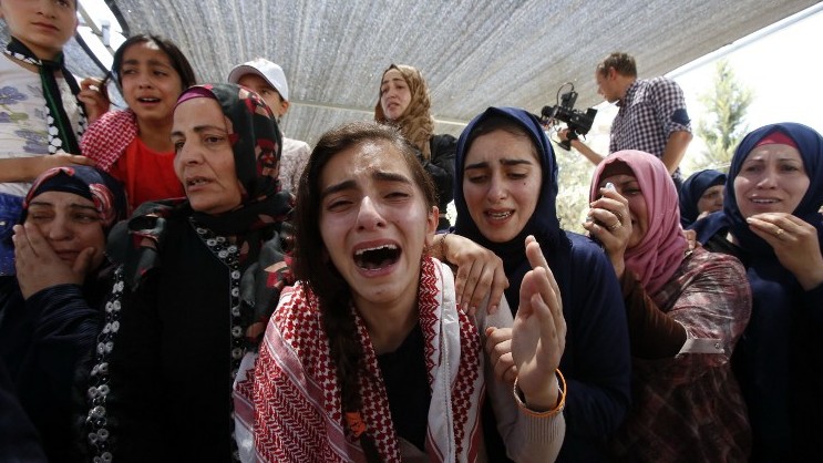 Πενήντα τέσσερις Παλαιστίνιοι νεκροί ενώ περίμεναν άδεια των ισραηλινών αρχών