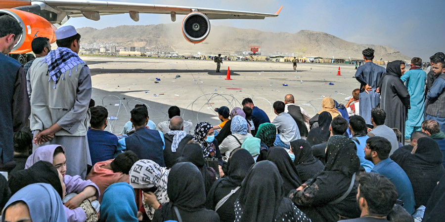 ΣΥΜΒΑΙΝΕΙ ΤΩΡΑ: Ανταλλαγή πυρών στην «κόλαση» του αεροδρομίου της Καμπούλ - 1 νεκρός και 3 τραυματίες