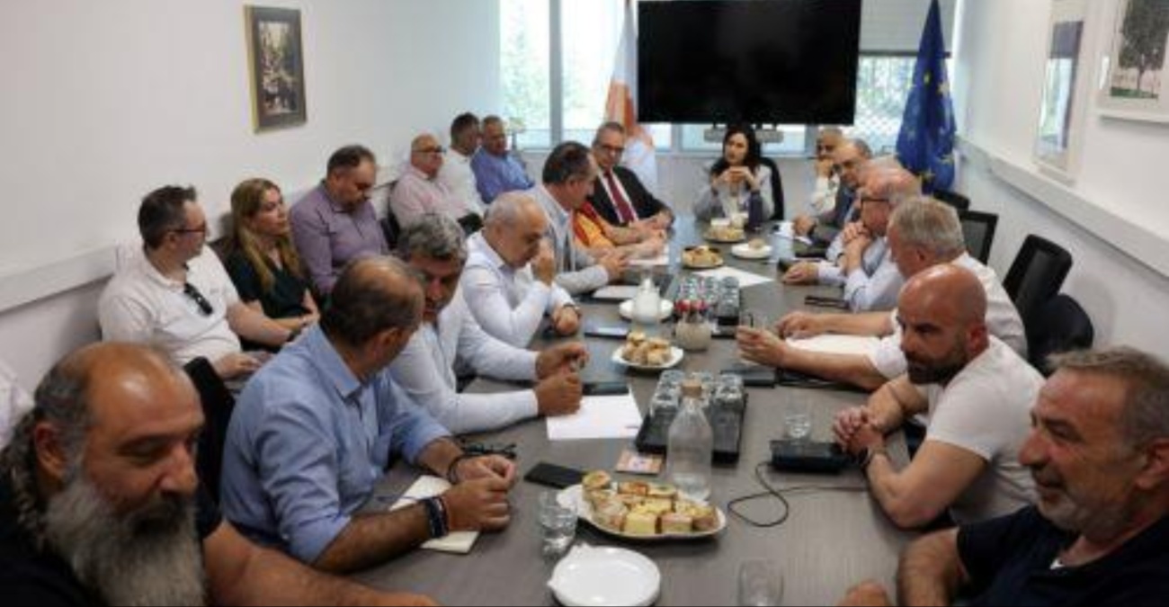 Αφθώδης πυρετός: Χάσμα για τις αποζημιώσεις - Στο Υπουργικό οι τελικές αποφάσεις, σε αναβρασμό οι κτηνοτρόφοι