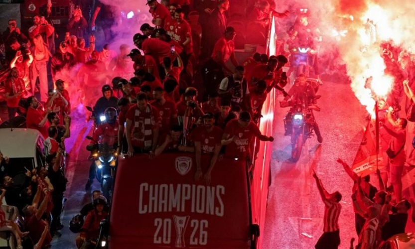 ΝΤΕΛΙΡΙΟ για τους πρωταθλητές Ευρώπης στο Δημοτικό Θέατρο Πειραιά από 90.000 και πλέον οπαδούς! (ΦΩΤΟΓΡΑΦΙΕΣ - ΒΙΝΤΕΟ)