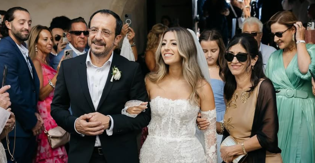 ΠτΔ στο «Τ»: «Ακόμα και όταν συνόδευσα την ανιψιά μου νύφη στην εκκλησία, δέχτηκα κριτική»
