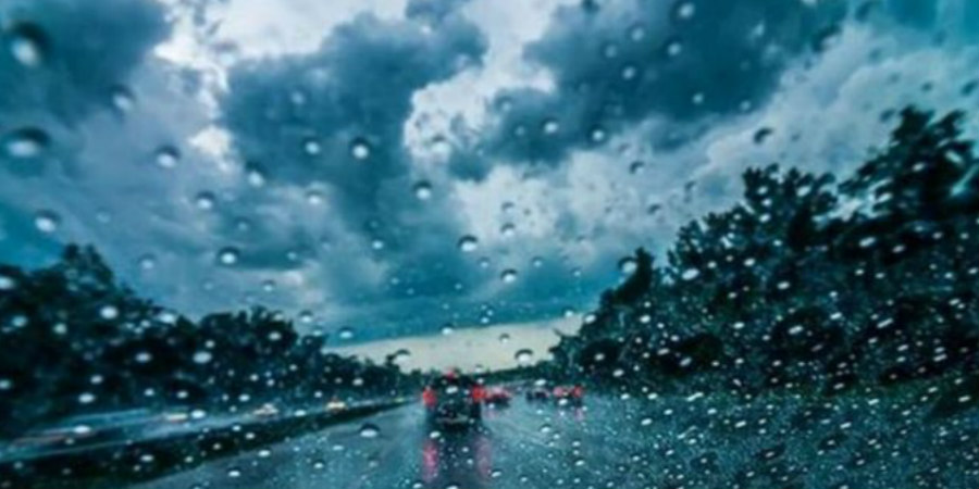 Χαμηλή ορατότητα στον δρόμο Καλού Χωριού-Κοφίνου λόγω έντονης βροχόπτωσης 