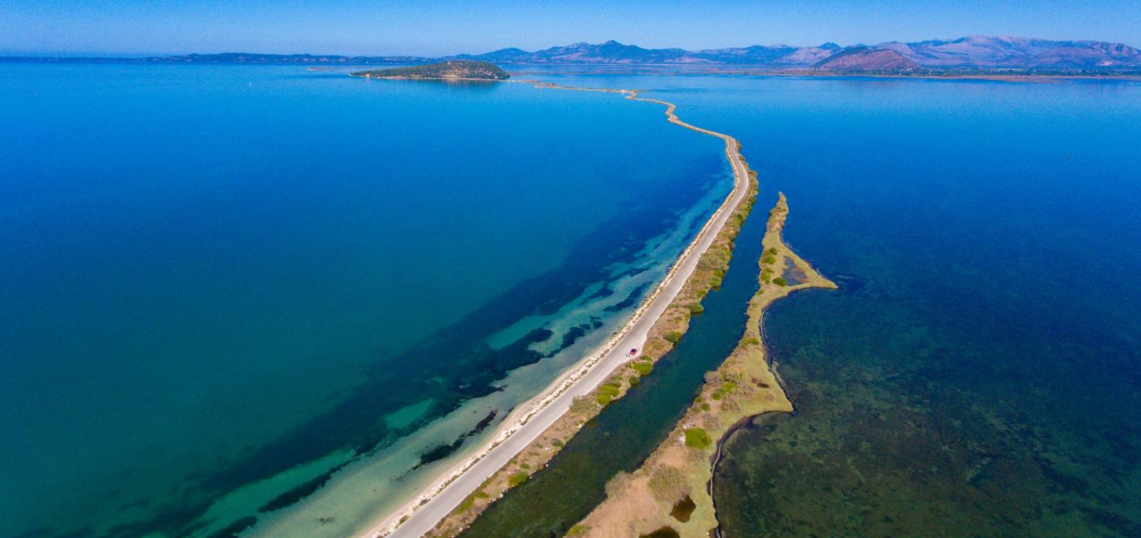 VIDEO: Αυτός είναι ο δρόμος που αιωρείται πάνω στο νερό - Η άγνωστη διαδρομή που μαγεύει τους οδηγούς