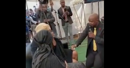 ΗΠΑ: Της έκανε πρόταση γάμου στη  του πατέρα της – Πώς αντέδρασε η γυναίκα – Δείτε βίντεο