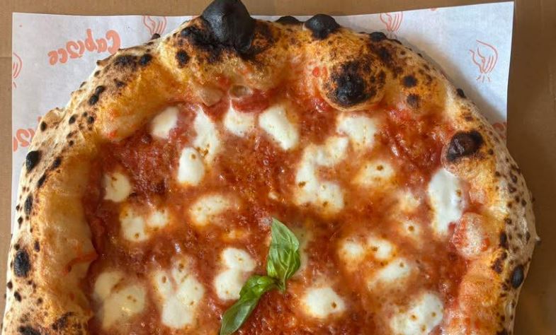 Μια νέα πιτσαρία σερβίρει την Ιταλία στο πιάτο σας - Αφράτη ζύμη και αυθεντικές γεύσεις στην καρδιά της πρωτεύουσας - Δείτε φωτογραφίες