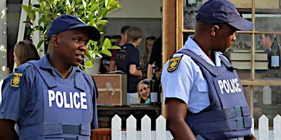 Τραγωδία στην Νότια Αφρική: Τουλάχιστον 18 νεκροί σε δύο ξεχωριστές επιθέσεις με πυροβολισμούς σε μπαρ