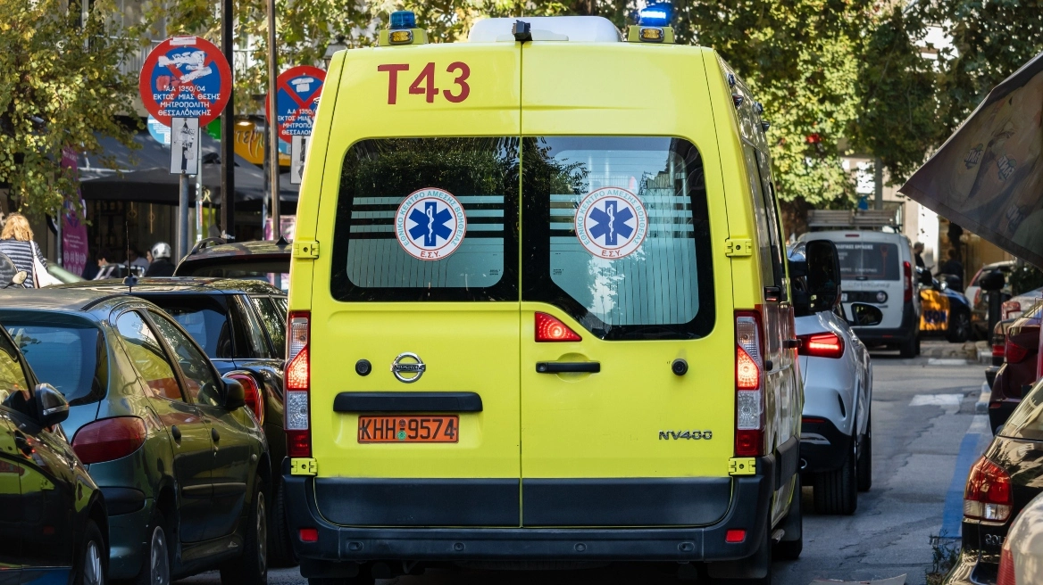 Χωρίς τις αισθήσεις της ανασύρθηκε 53χρονη από ακάλυπτο πολυκατοικίας στο Γουδί - Έπεσε από τον 5ο όροφο πολυκατοικίας