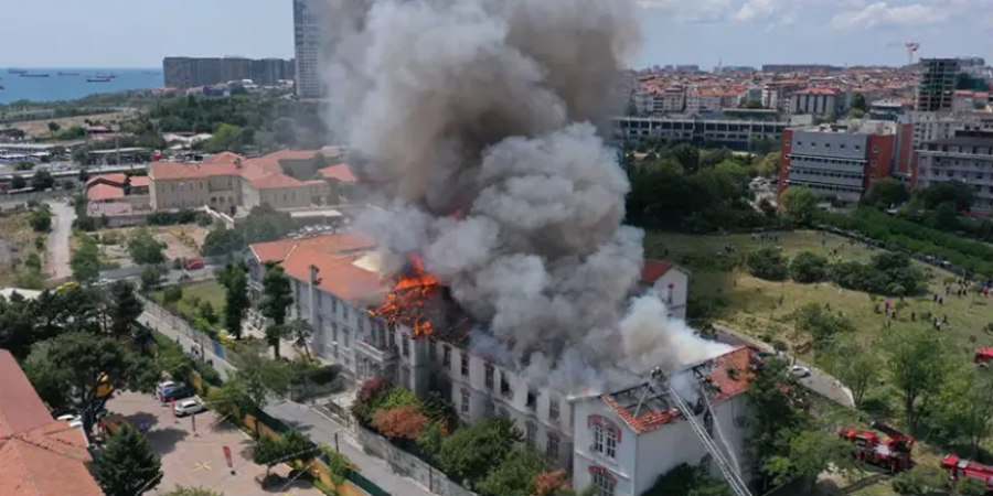 Υπό έλεγχο η πυρκαγιά στο ελληνικό νοσοκομείο «Βαλουκλή» της Κωνσταντινούπολης
