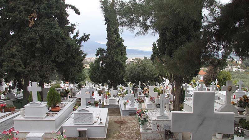 ΠΑΦΟΣ: Εργαζόταν σε κοιμητήρια – Άνοιγε τάφους παράνομα 