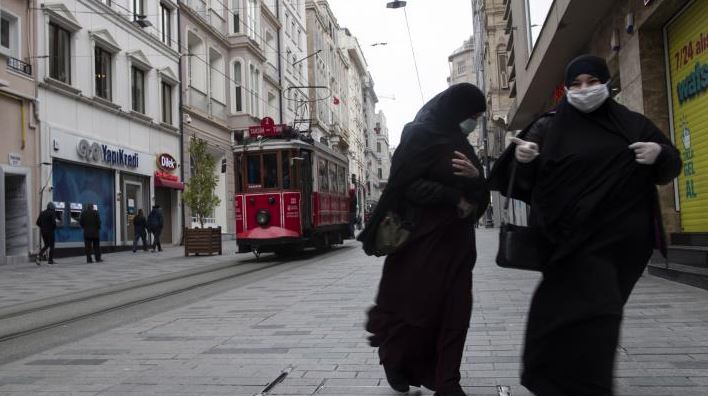 Σε ένα 24ωρο η Τουρκία έφτασε στην 15η θέση στον κόσμο σε κρούσματα από κορωνοϊό