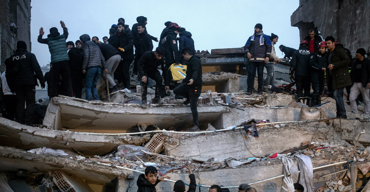Τουρκία: Επιστρατεύει όλες τις υπηρεσίες για αντιμετώπιση των επιπτώσεων των φονικών σεισμών