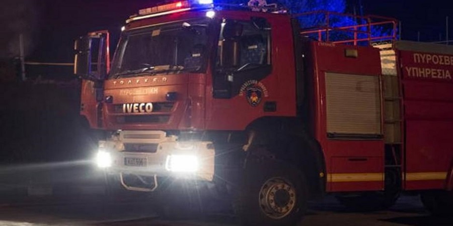 ΚΥΠΡΟΣ: Ενέδρα και πετροβολισμός πυροσβεστικού στο Γέρι - Έσπασαν τον ανεμοθώρακα, στο νοσοκομείο πυροσβέστες 