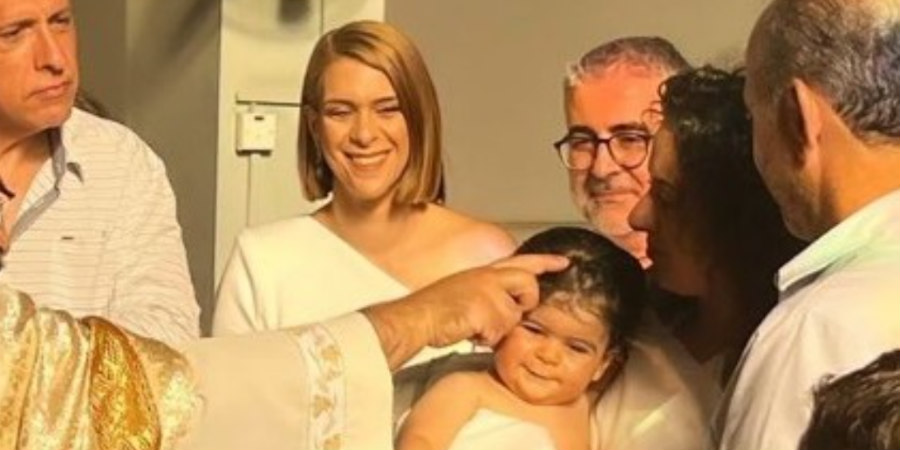 Mόνικα Κουρουφέξη: Η Κύπρια παρουσιάστρια βάφτισε τον μονάκριβο γιο της (Φώτος)