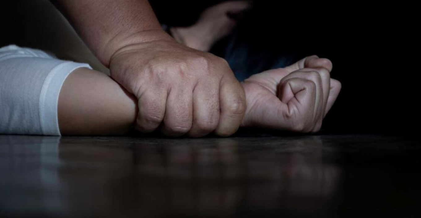 Κρήτη: Ισόβια στον 32χρονο που βίαζε και χτυπούσε την 9χρονη κόρη της συντρόφου του