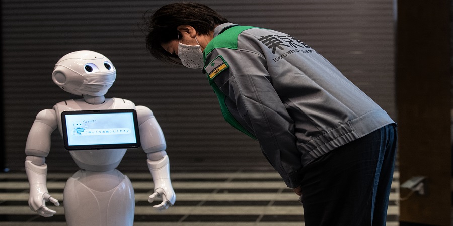 ΚΟΣΜΟΣ - ΚΟΡΩΝΟΪΟΣ:  Ρομπότ στην Ιαπωνία σκοτώνει τον κορωνοϊό με υπεριώδη ακτινοβολία, σε μόνο δύο λεπτά