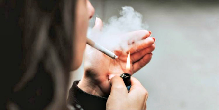 ΚΟΡΩΝΟΙΟΣ - ΕΡΕΥΝΑ: Στο κόκκινο ο κίνδυνος για καπνιστές με Covid-19 - Τι καταδεικνύουν τα ποσοστά θανάτων