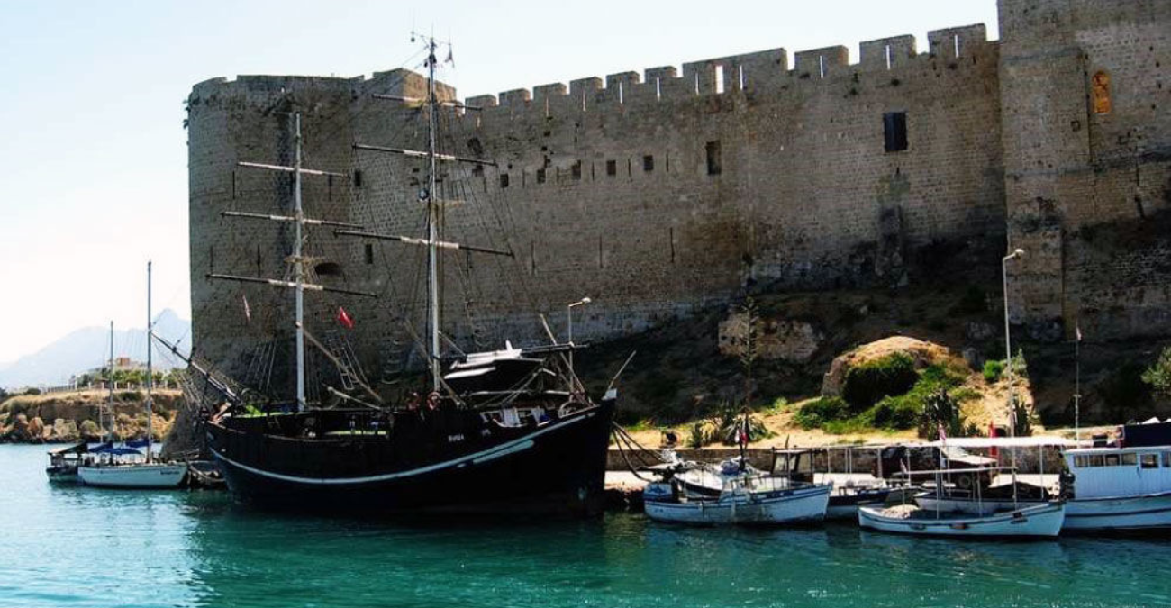 Σάλος για το ιστορικό κτήριο στην Κερύνεια: Το μετέτρεψαν σε «πολυχώρο» και ξεσπούν αντιδράσεις