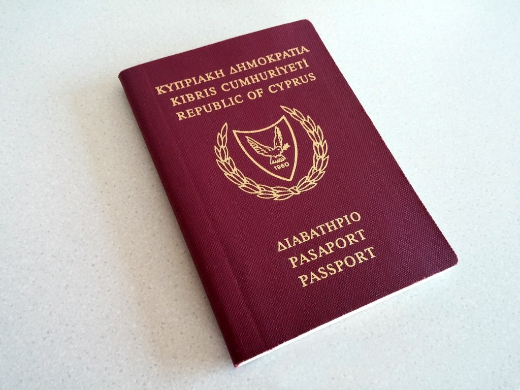 Bloomberg: Στη λίστα με τις χώρες που «πωλούν» τα ακριβότερα διαβατήρια σε ζάμπλουτους η Κύπρος - VIDEO