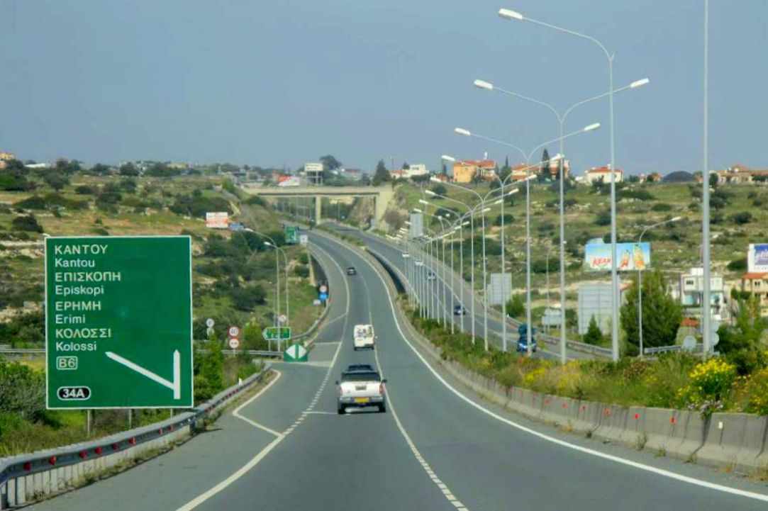 Ο κακός χαμός στον αυτοκινητόδρομο λόγω έργων: Τεράστια ταλαιπωρία για τους οδηγούς – «Γιατί δεν τα κάνουν βράδυ;»