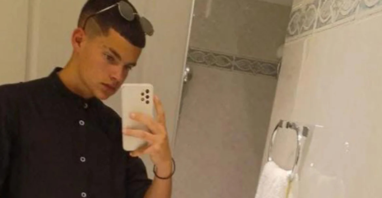 Ραγίζει καρδιές ο πατέρας του Ραφαήλ: Η μαντινάδα για τον 19χρονο που σκοτώθηκε τη δεύτερη μέρα του στo στρατό - Έσκασε η χειροβομβίδα στα χέρια του