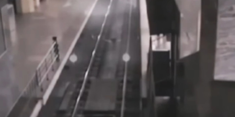 Εικόνες από ταινία θρίλερ με τρένο 'φάντασμα' να περιμένει επιβάτες- VIDEO