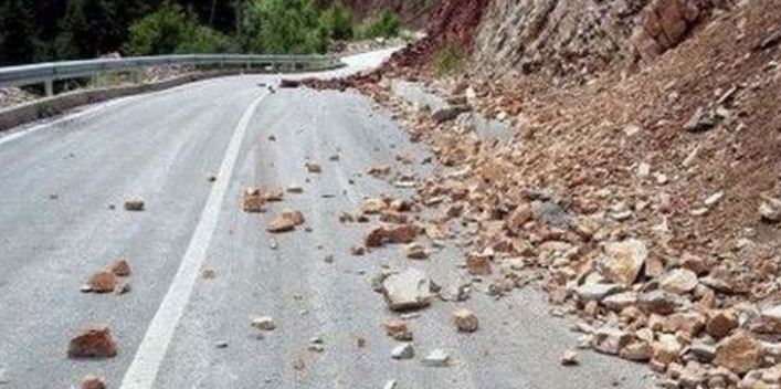 ΚΥΠΡΟΣ: 'Εβρεξε' προβλήματα στα ορεινά - Έκλεισε δρόμος