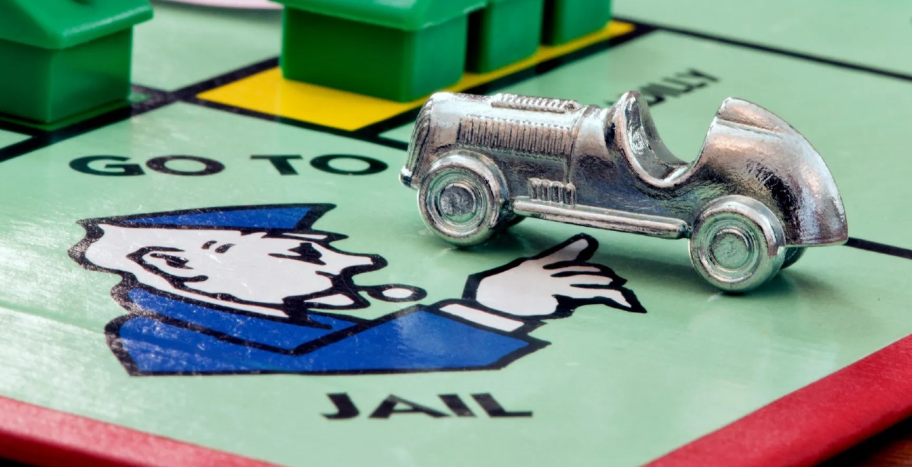 Κατέληξαν στο νοσοκομείο μετά από παιχνίδι στη Monopoly: Του επιτέθηκε με σπαθί