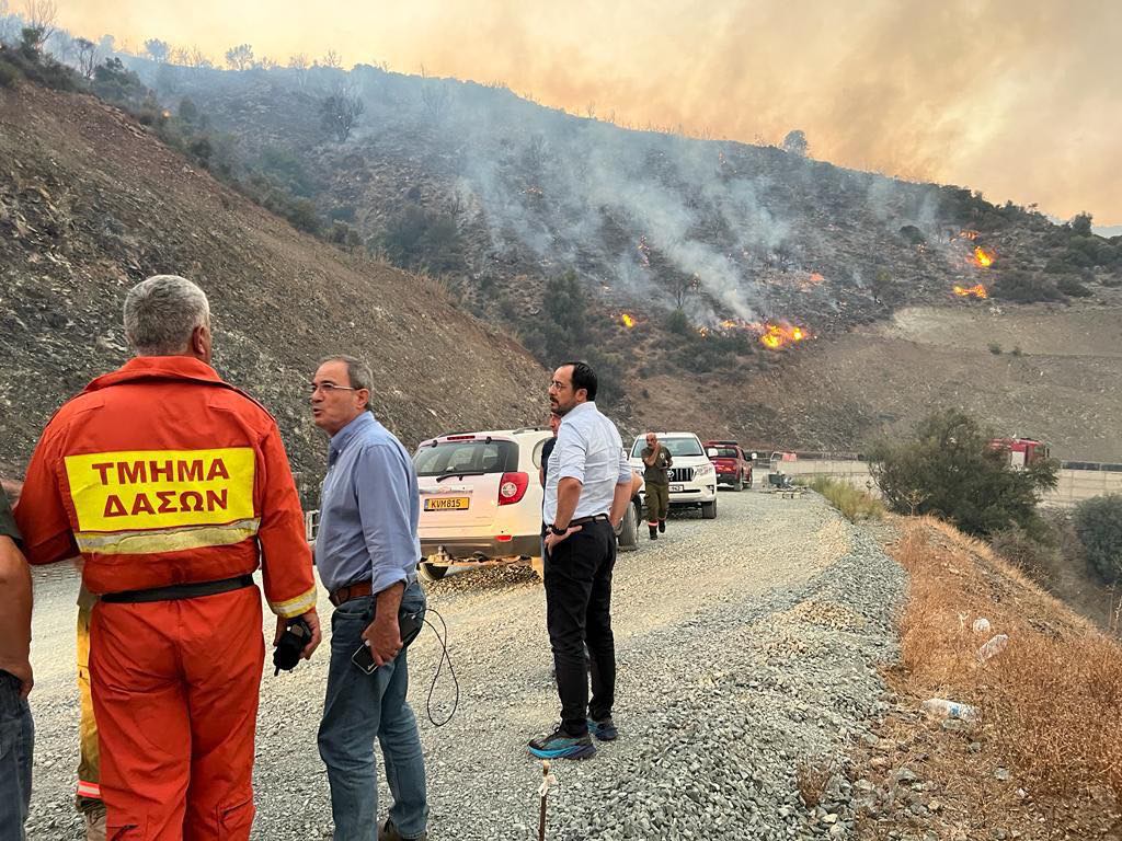 Πυρκαγιά Λεμεσός: Έφτασε στο Συντονιστικό Κέντρο ο Χριστοδουλίδης- Ενημερώνεται για το σχέδιο δράσης - Φωτογραφίες