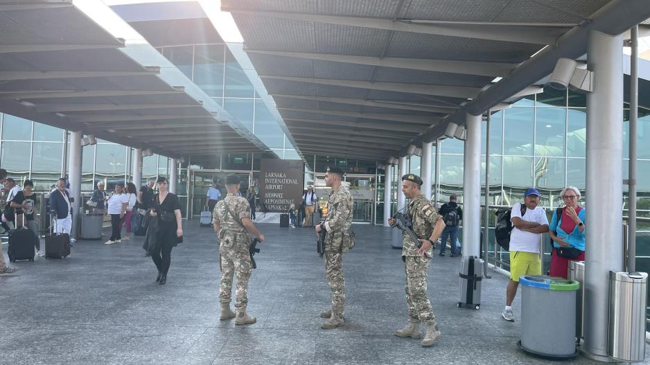 «Φρούριο» η Λάρνακα – Δρακόντεια μέτρα ασφαλείας και ακυρωμένες πτήσεις λόγω της κατάστασης στη Μέση Ανατολή 