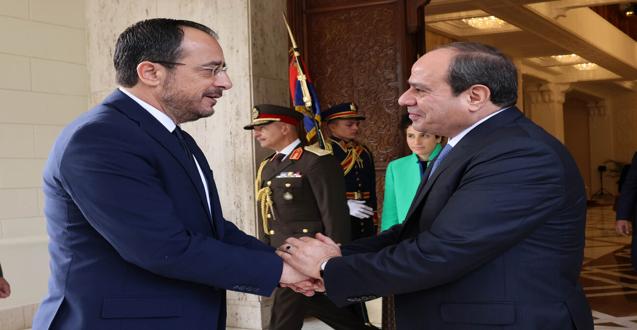 ΠτΔ: Συναντήθηκε με αλ Σίσι στο Κάιρο και έφυγε για Ιορδανία