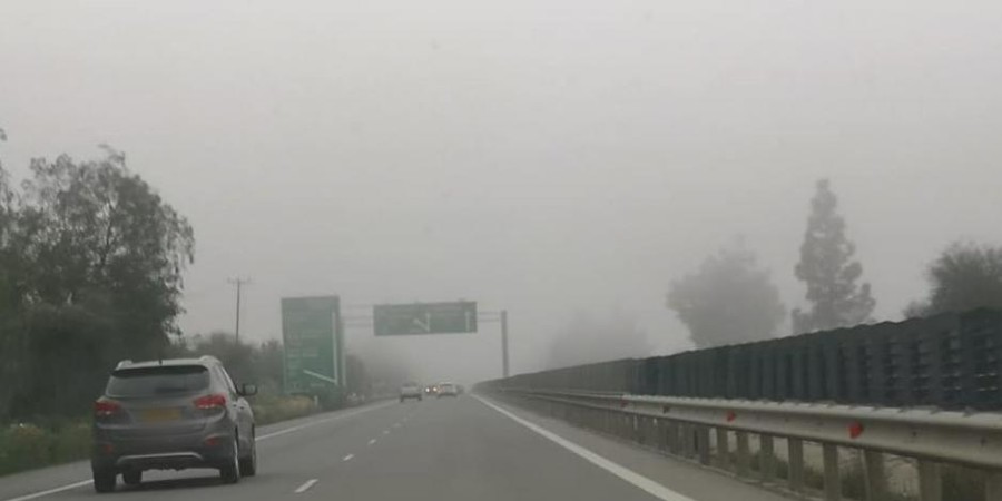 ΠΡΟΣΟΧΗ: Πυκνή ομίχλη και στον αυτοκινητόδρομο – Με φώτα πορείας τα οχήματα