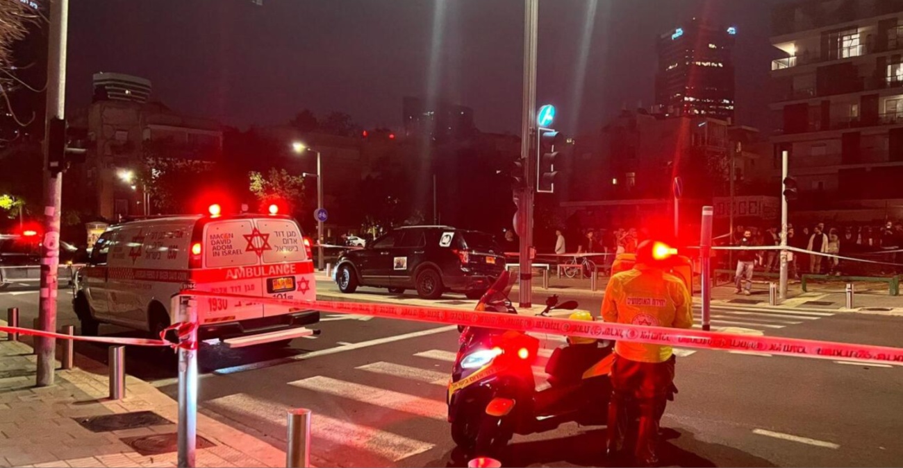 LIVE: Άνοδος στο πετρέλαιο μετά το διάγγελμα Τραμπ - Τρία κύματα ιρανικών πυραύλων στο Ισραήλ, τραυματίες στο Τελ Αβίβ