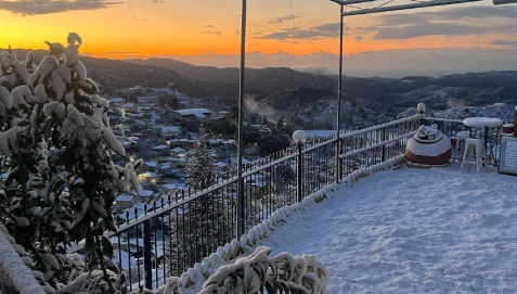 Μαγευτικό το τοπίο - Έπεσαν χιόνια και στα ημιορεινά - Δείτε φωτογραφίες και βίντεο