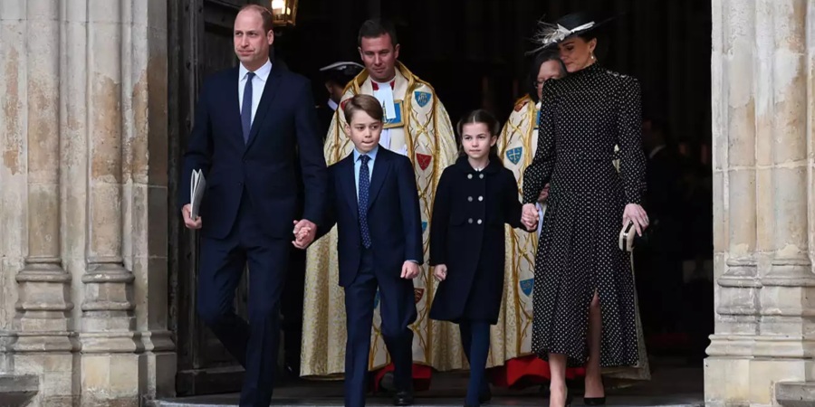 Αντίο Gan Gan: Ο πρίγκιπας Τζορτζ και η πριγκίπισσα Σάρλοτ στην πομπή για την κηδεία της βασίλισσας Ελισάβετ