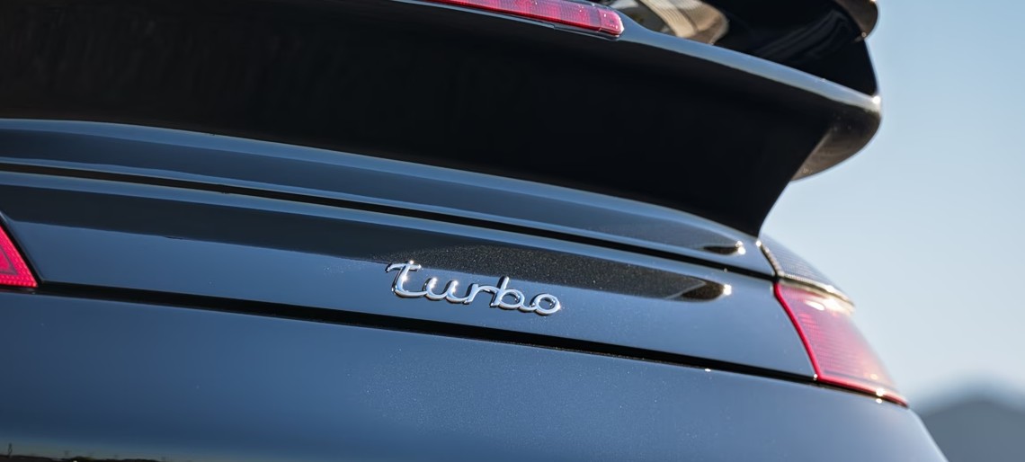 «Έγδυσαν» πανάκριβη Porsche - Δεν πίστευε στα μάτια του ο ιδιοκτήτης - Δείτε φωτογραφίες 