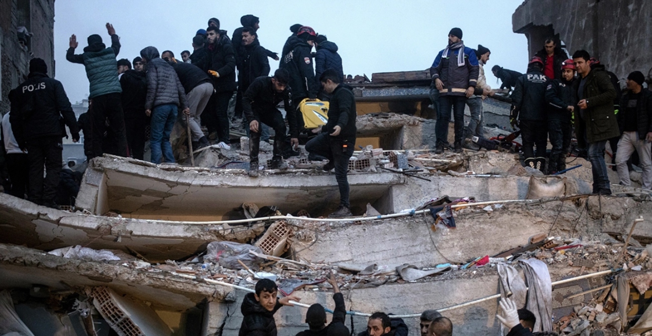 Εκατοντάδες συλλήψεις στη Τουρκία στα πλαίσια των ερευνών για τους σεισμούς