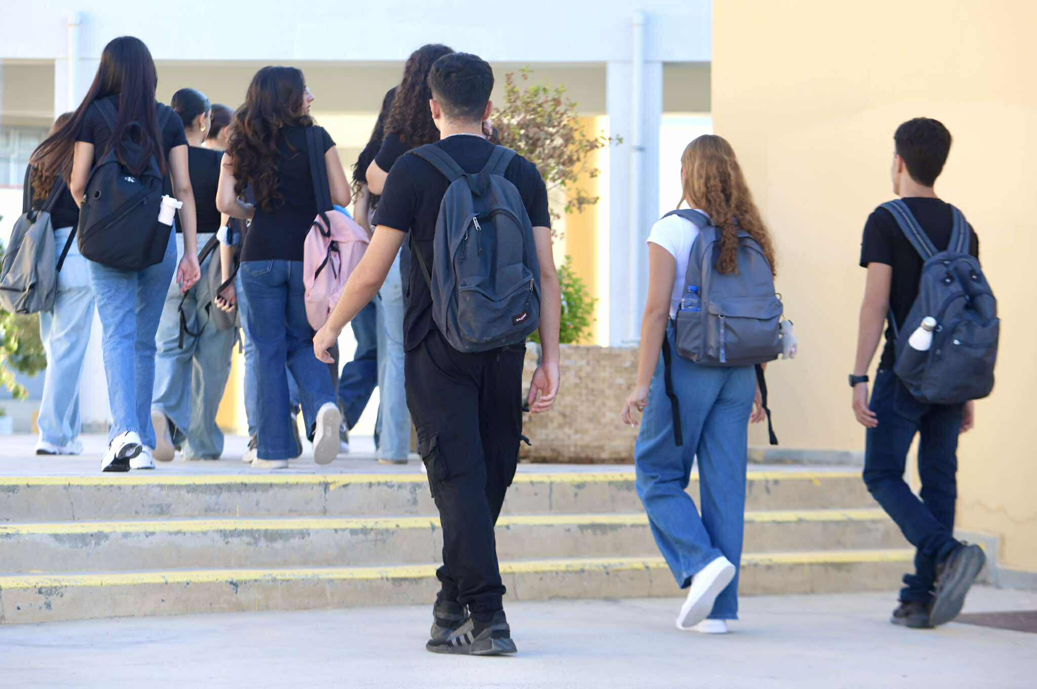 Απίστευτη ταλαιπωρία - Χωρίς λεοφωρείο έμειναν μαθητές - Τους παρέλαβαν οι γονείς μούσκεμα λόγω καιρού - Τι καταγγέλουν
