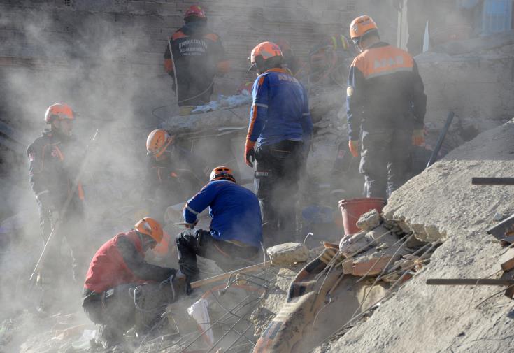 Στους 29 οι νεκροί από τον σεισμό στην Τουρκία, νέος ισχυρός σεισμός 5,1 βαθμών