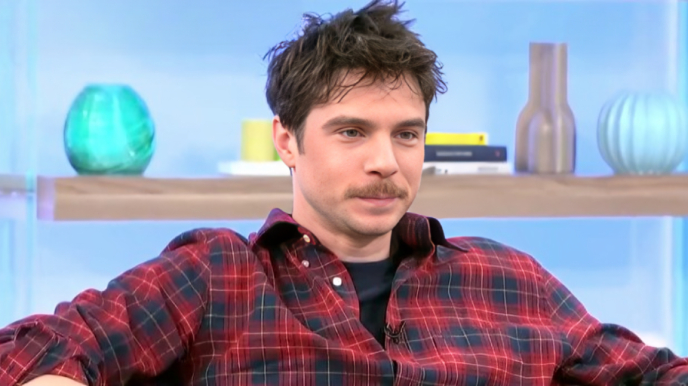 Δημήτρης Κίτσος για τη Μεγάλη Χίμαιρα: Είναι ακραίες οι ερωτικές σκηνές, αλλά και στη γραφή του Καραγάτση έτσι ήταν