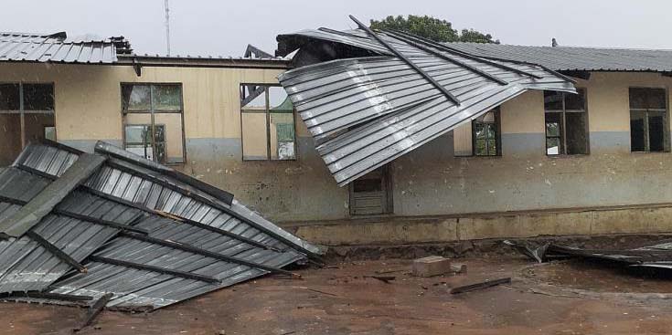 Η καταιγίδα Άνα έχει στοιχίσει τη ζωή σε τουλάχιστον 46 ανθρώπους