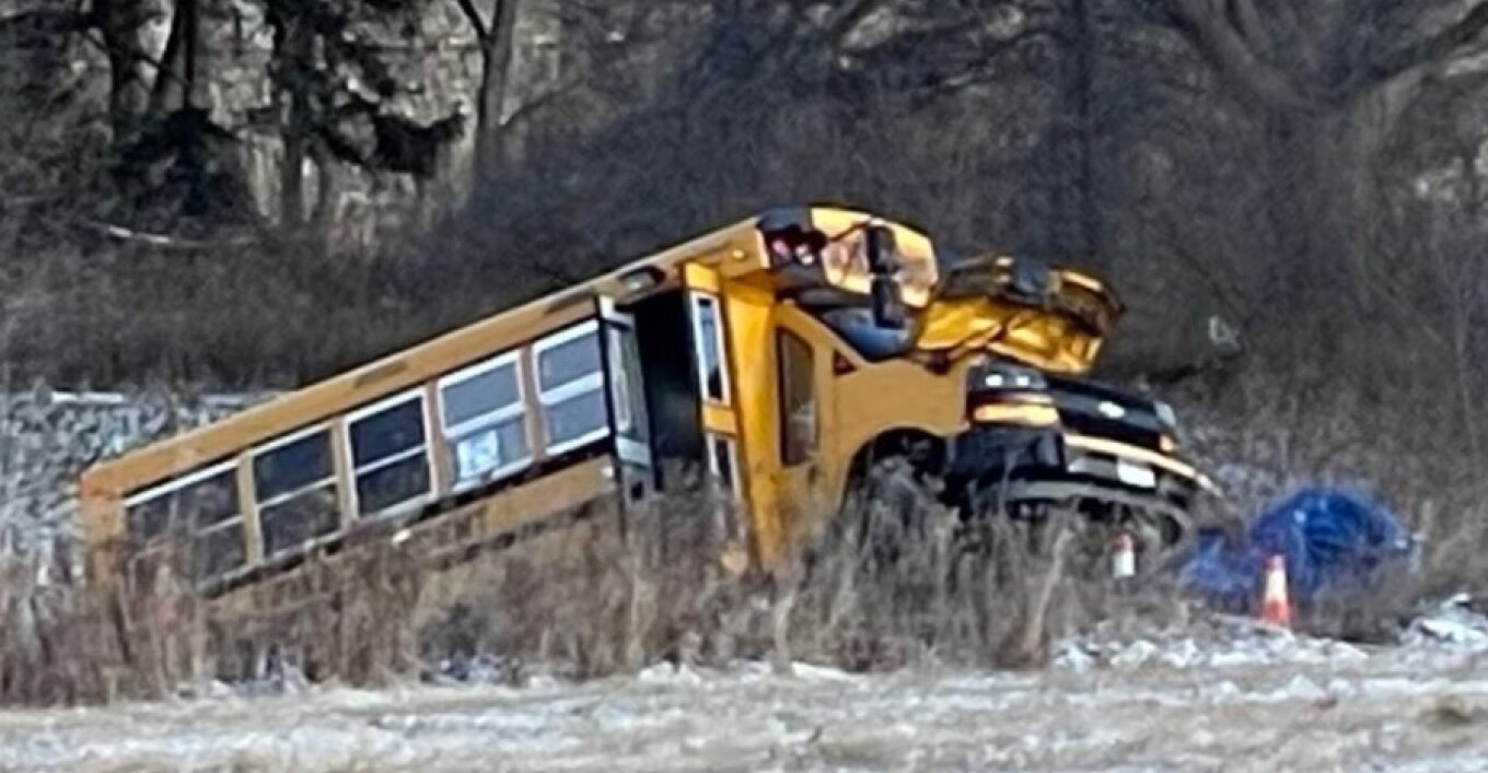 Καναδάς: Δύο νεκροί κατά τη σύγκρουση SUV με σχολικό λεωφορείο στο Οντάριο